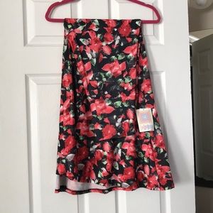 Lularoe red floral M Maxi NWT